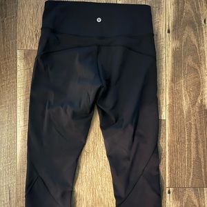 Lululemon black crop leggings